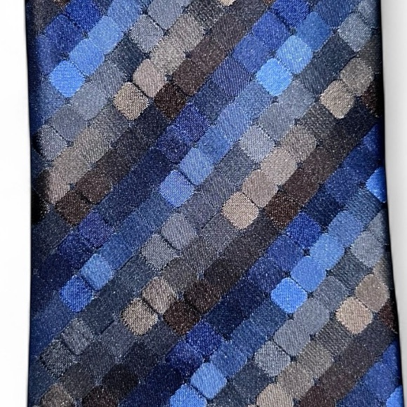 NWT Kenneth Cole Reaction Blue Geometric Silk Tie Mens beautiful! - Picture 5 of 9
